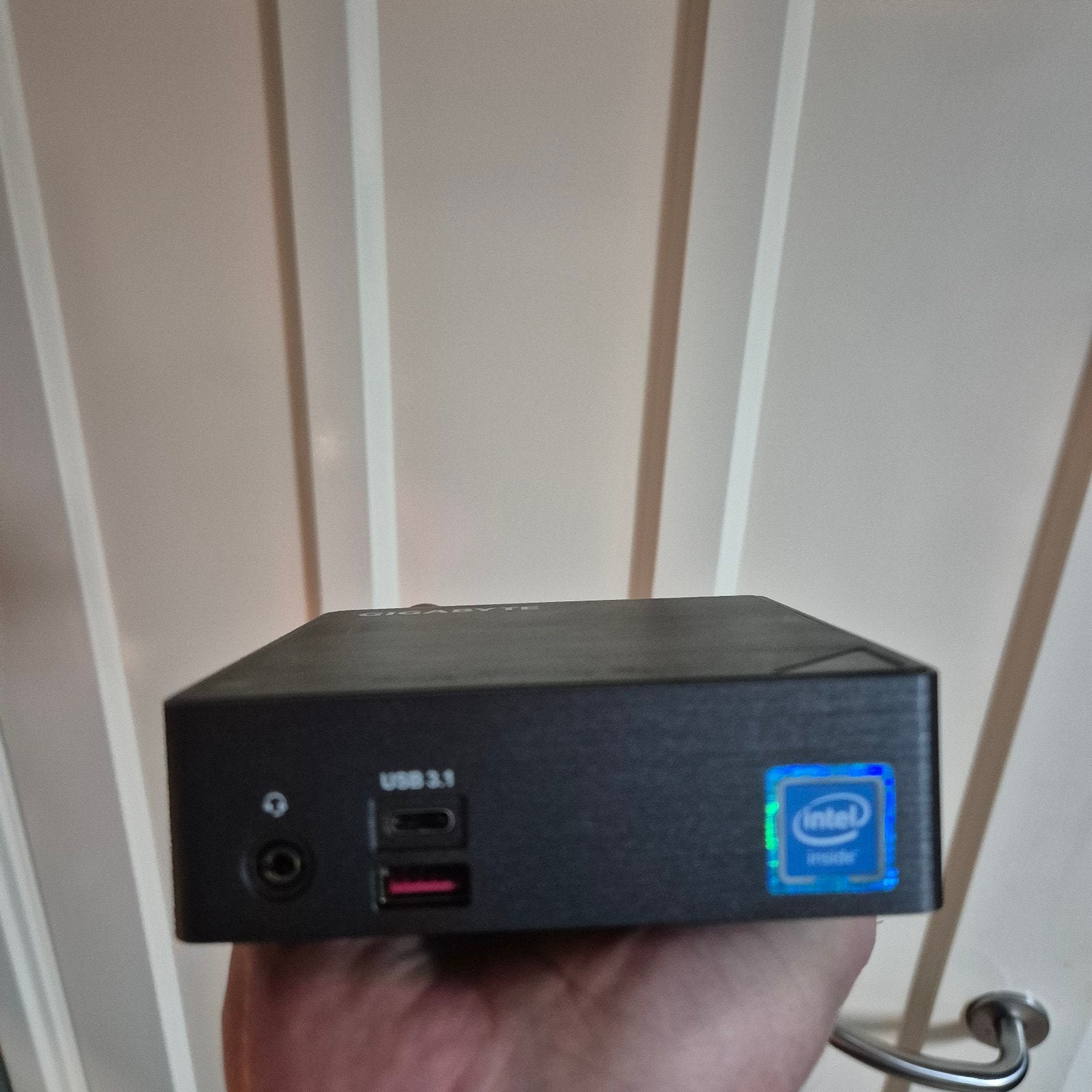 Gigabyte Brix Celeron 3955u 8GB 120Nvme SSD, Gebruikt, 2 tot 3 Ghz, Gigabyte, Verzenden
