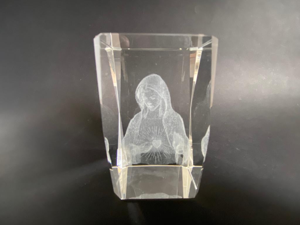 3D Laser Geëtst Kristal Blok Glas Heilig Hart Maria 7,5 cm, Ophalen of Verzenden, Gebruikt, Beeld(je)