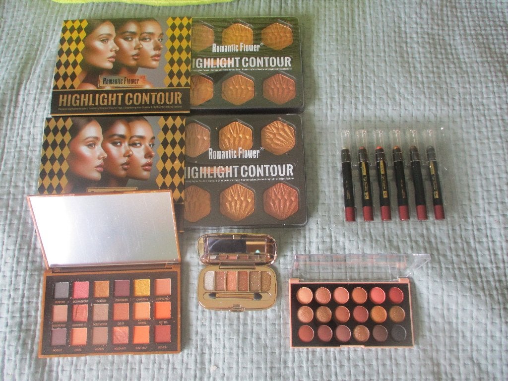 Oogschaduw paletten/ blush/ oogschaduw pennen, Ophalen, Nieuw, Make-up, Overige kleuren