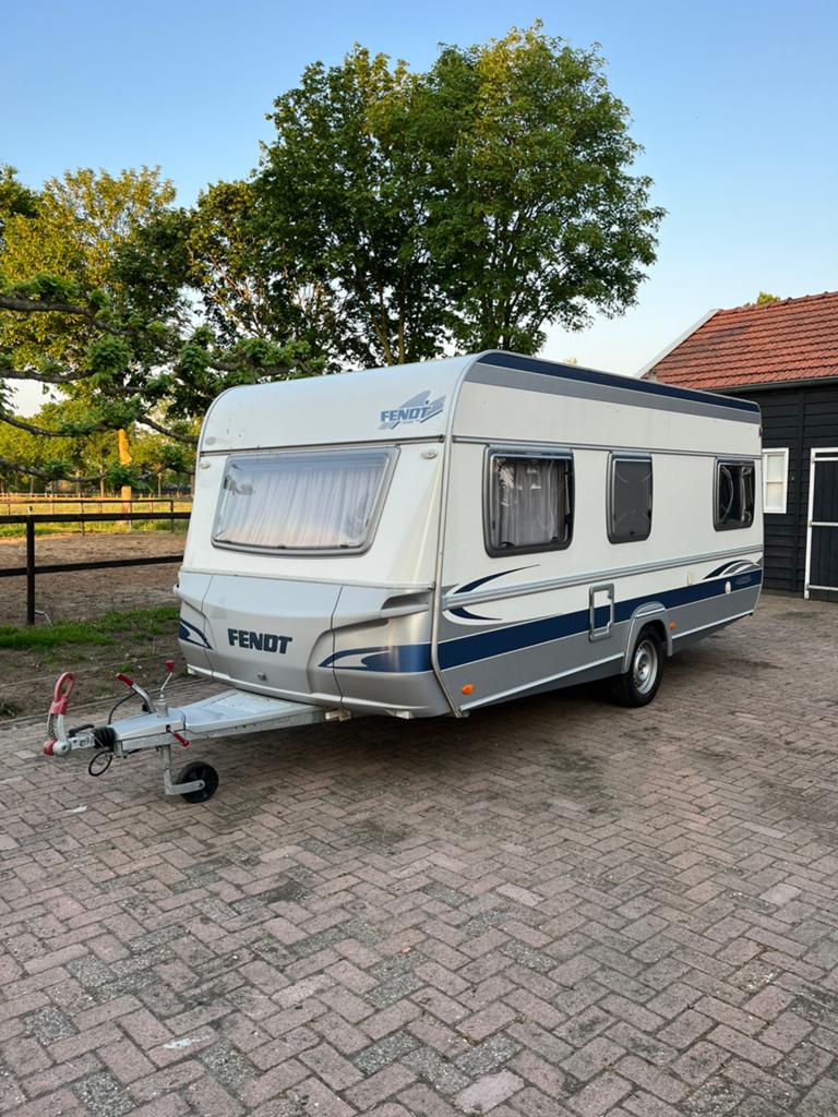 Fendt Saphir 490 TF in zeer goede staat!, Caravans en Kamperen, Vast bed, Rondzit, Schokbreker, Particulier