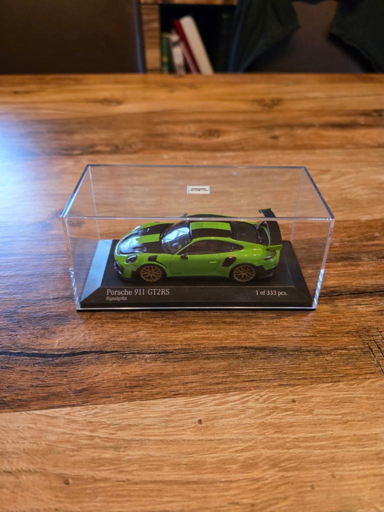 Porsche 911 gt2 rs van minichamps, Hobby en Vrije tijd, Modelauto's | 1:5 tot 1:12, Ophalen of Verzenden, Zo goed als nieuw, Auto