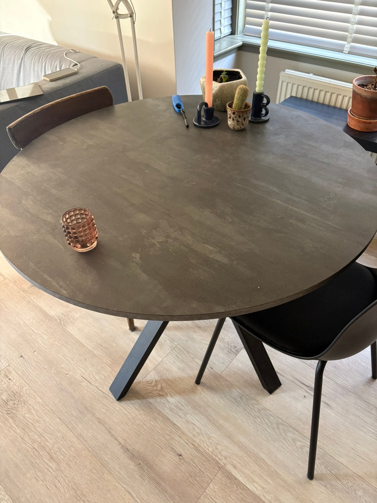 Ikea ronde eettafel met metalen onderstel, Ophalen, Overige materialen, 100 tot 150 cm, Rond
