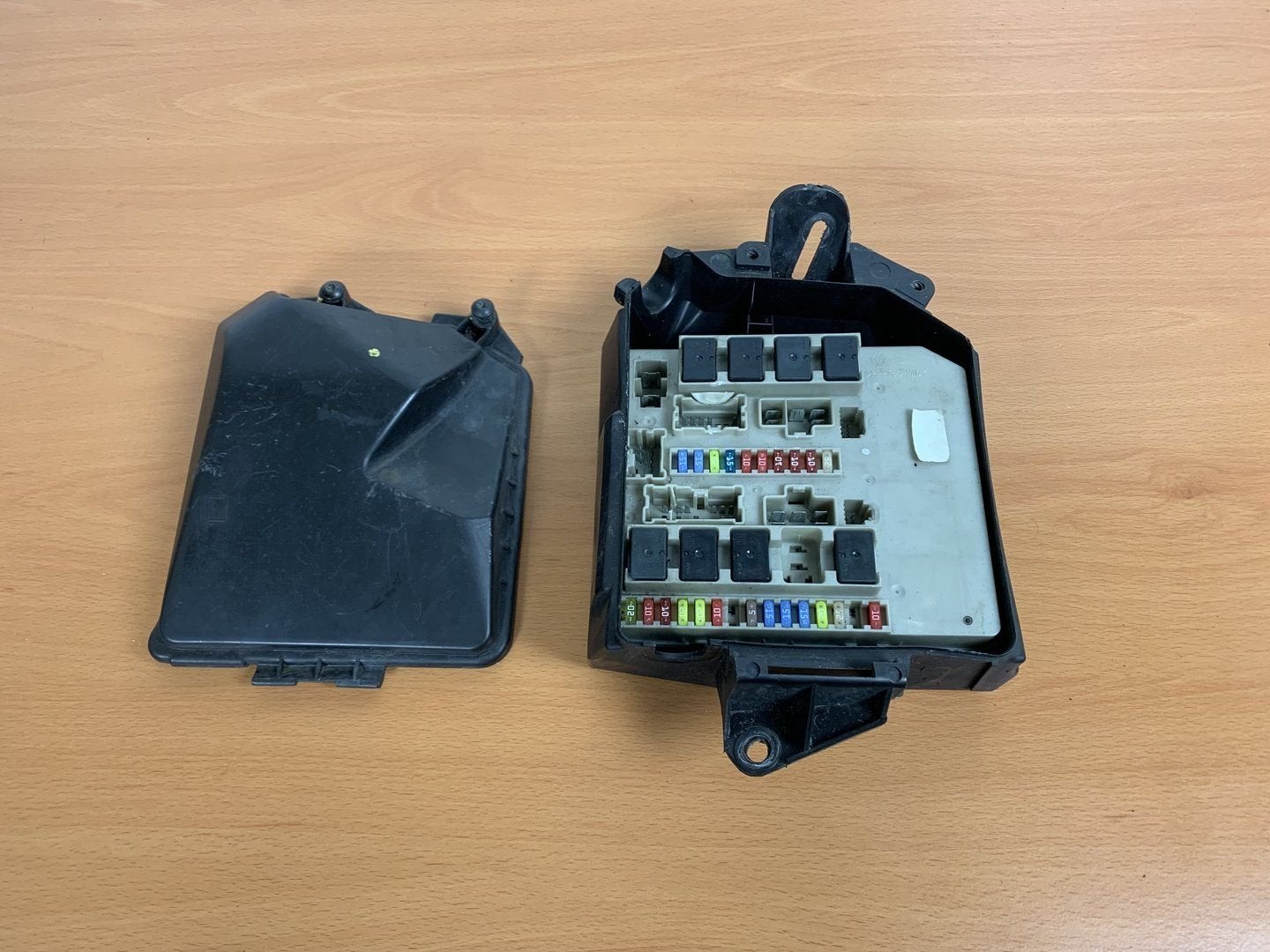 zekeringkast renault clio 3 / modus 8200194747 motorruimte, Gebruikt, -, Renault, -