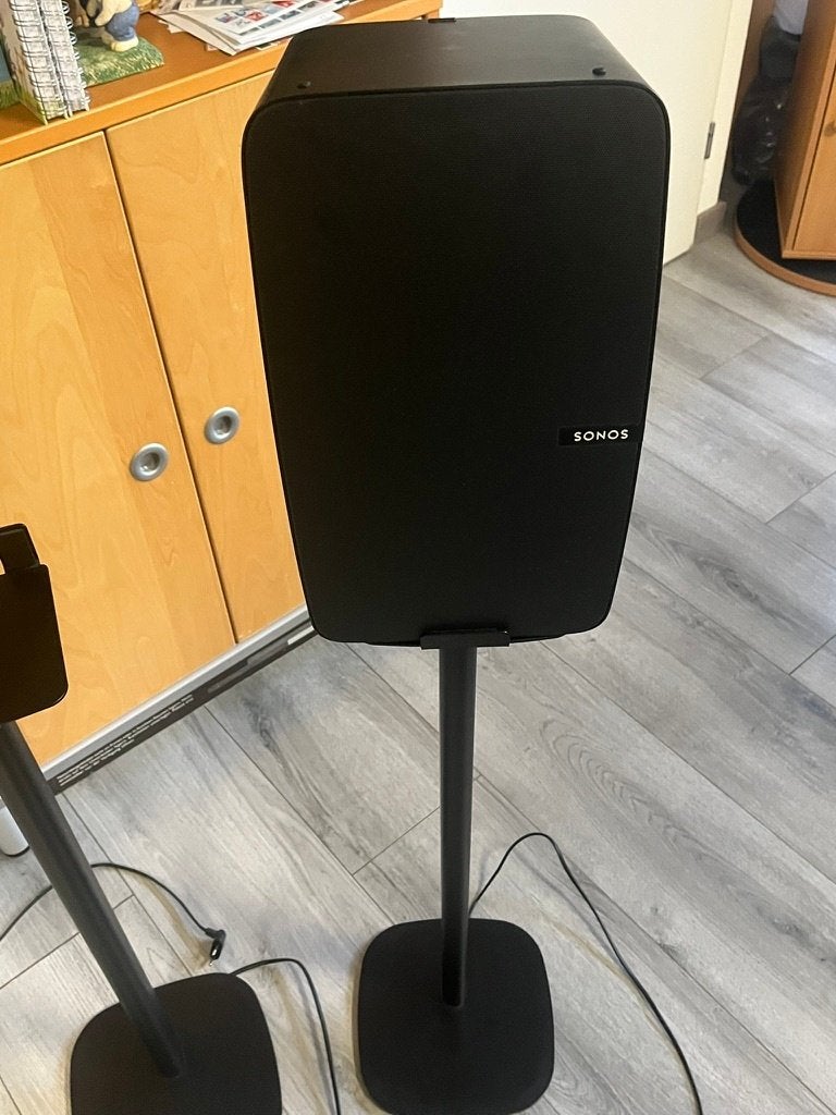 2 Sonos Play 5 gen2 speakers inclusief standaards