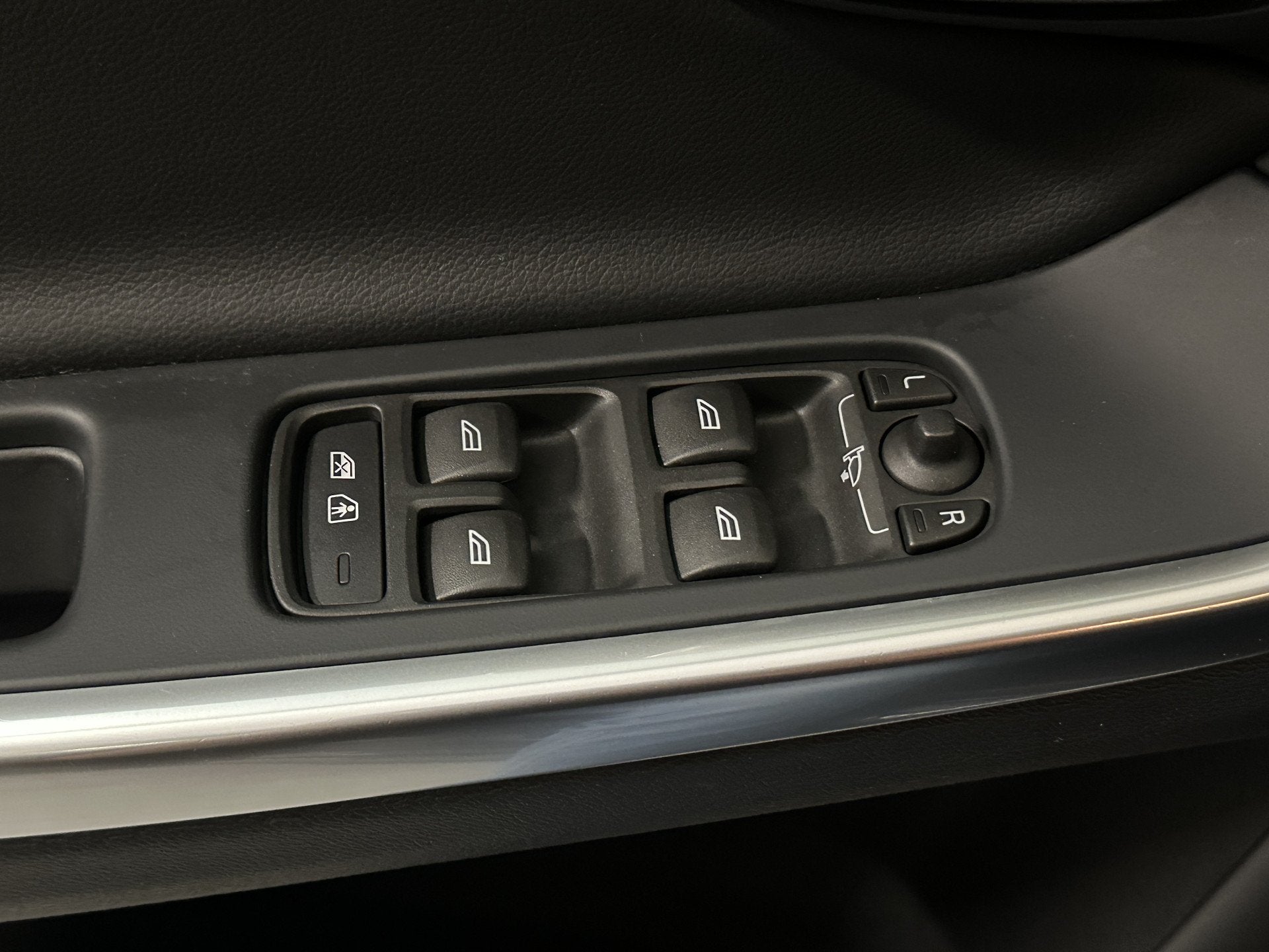 Foto 13 van Volvo V60 2.0 D2 Polar+ *Diesel*Full Options*Zeer goed Onder