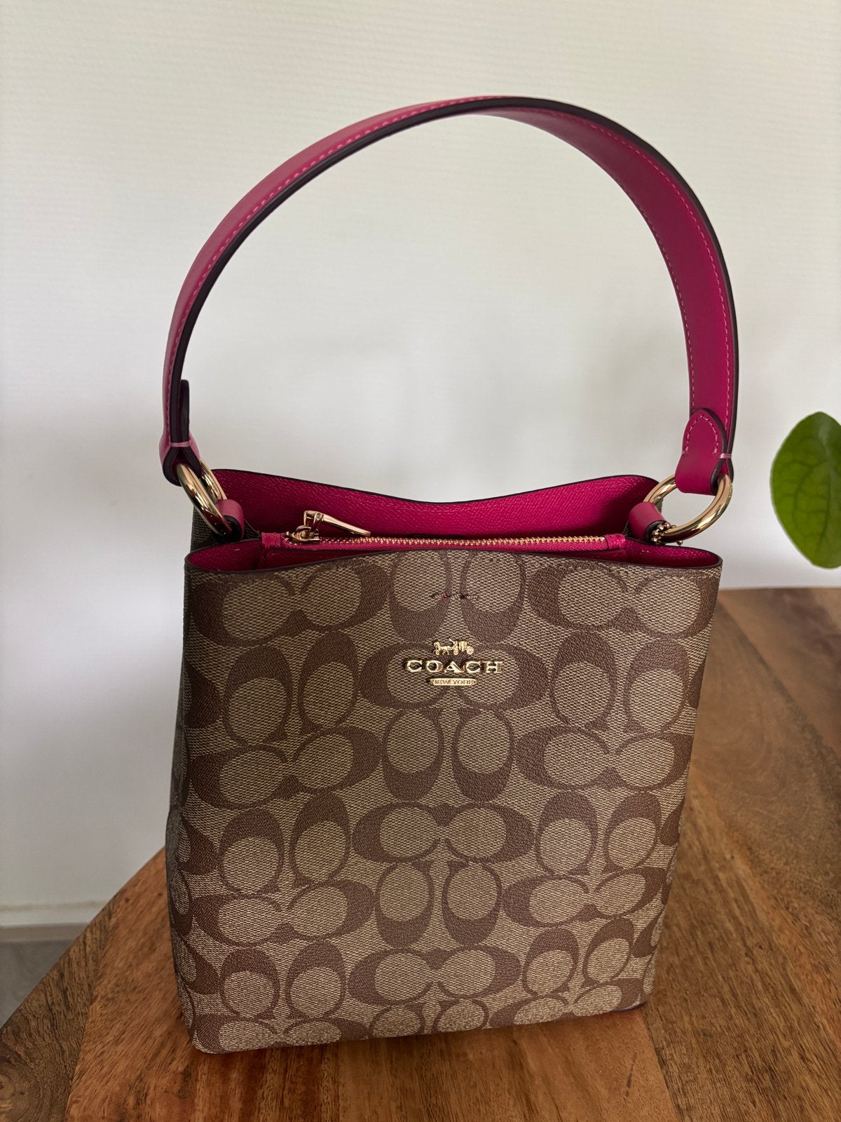 Coach Mini Gallery Bucket Bag in Signature Canvas, Sieraden, Tassen en Uiterlijk, Ophalen of Verzenden, Zo goed als nieuw, Roze