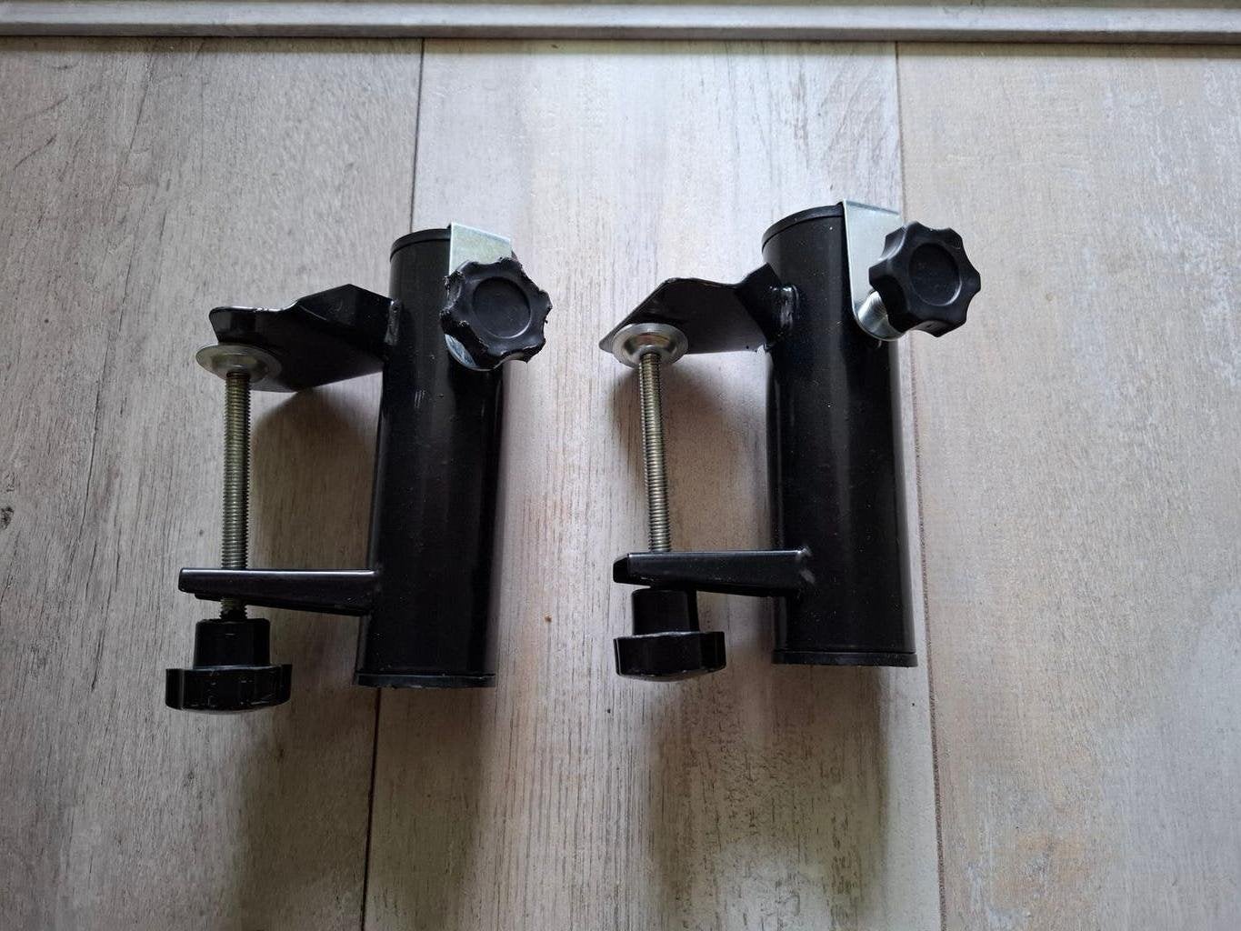 Set van 2 zwarte klemmen voor parasols/buizen/stangen, Tuin en Terras, Parasols, Overige typen, Ophalen of Verzenden, Minder dan 1 meter