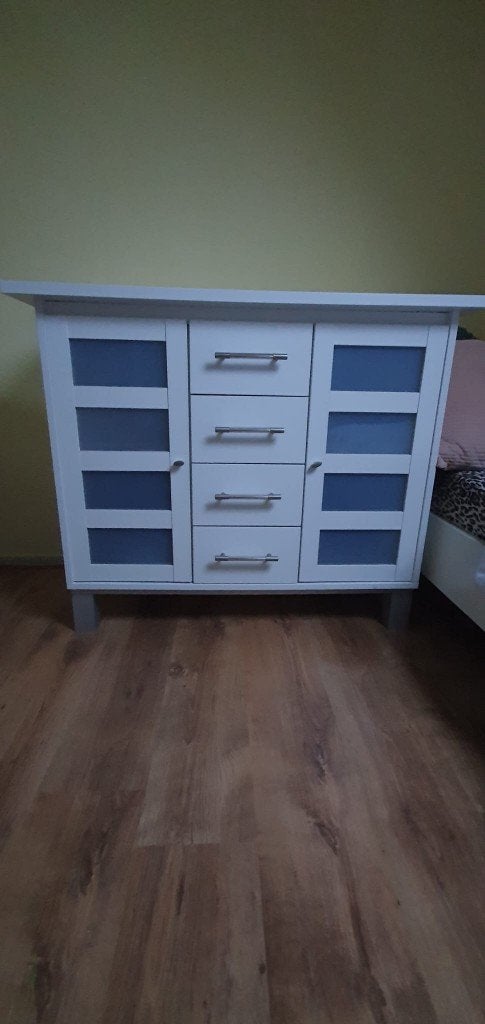 Foto 3 van Complete kinderkamer (bed, commode & kast) – slechts €250!