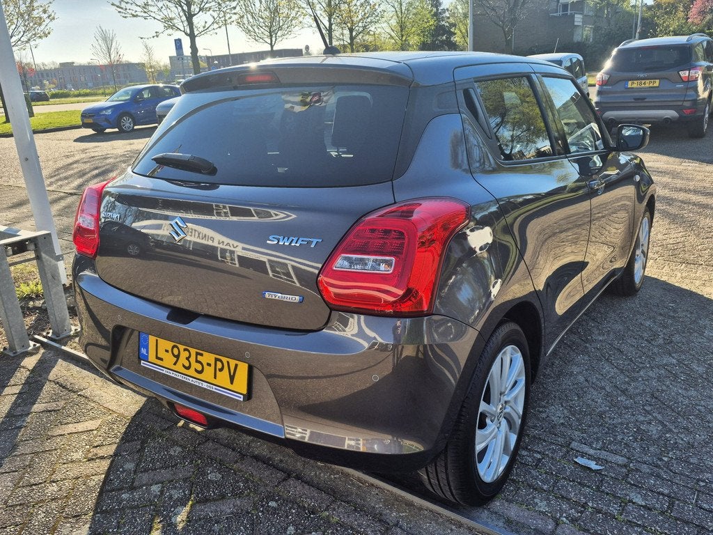 Suzuki Swift 1.2 Select Smart Hybrid (bj 2021), Auto's, Suzuki, Stof, Gebruikt, 4 cilinders, 400 kg