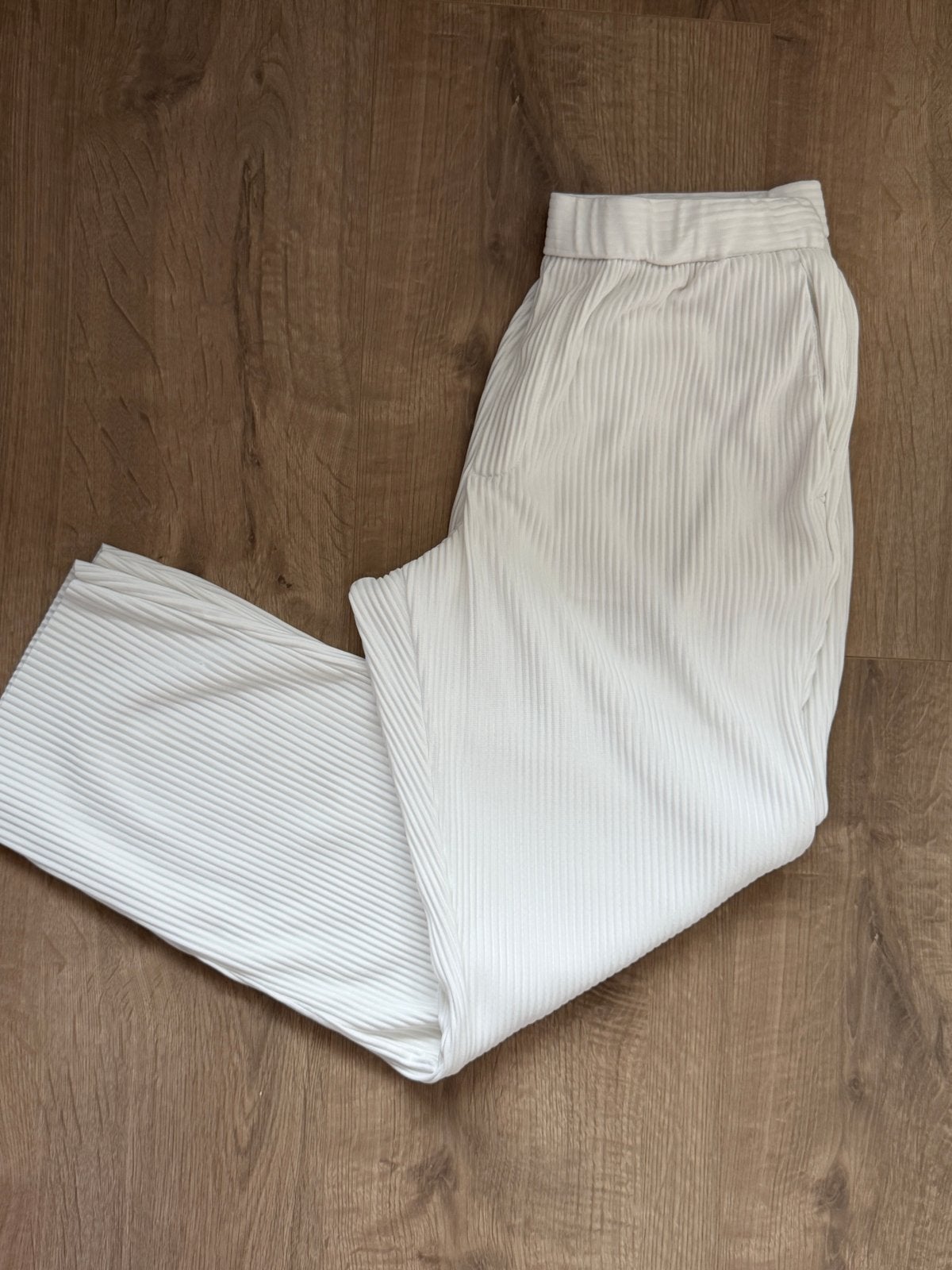 Zara plissé broek wit - Maat M, Kleding | Heren, Ophalen of Verzenden, Zo goed als nieuw, Maat 48/50 (M), Wit