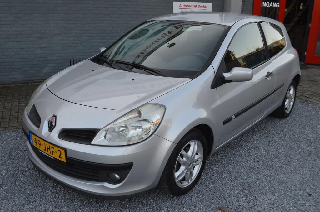 Renault Clio 1.2-16V Collection Airco Stuurbekrachtiging Jaa, Auto's, Renault, Voorwielaandrijving, Gebruikt, 4 cilinders, 1055 kg