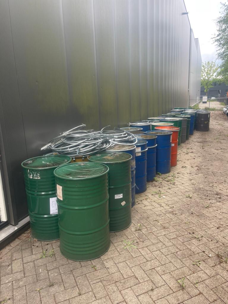 52 gebruikte vaten - diverse kleuren en maten, Ophalen, Gebruikt, 40 tot 60 cm, Overige typen