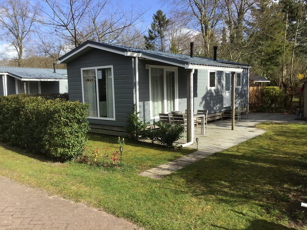 Te Koop chalet met Luifel merk Werner in Bakuizen, Friesland, Caravans en Kamperen, Stacaravans, Tot en met 2