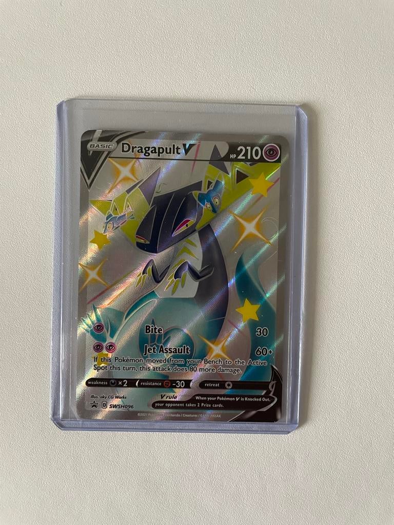 Dragapult V SWSH096 Shiny Pokémon Kaart, Ophalen of Verzenden, Zo goed als nieuw, Losse kaart, Foil
