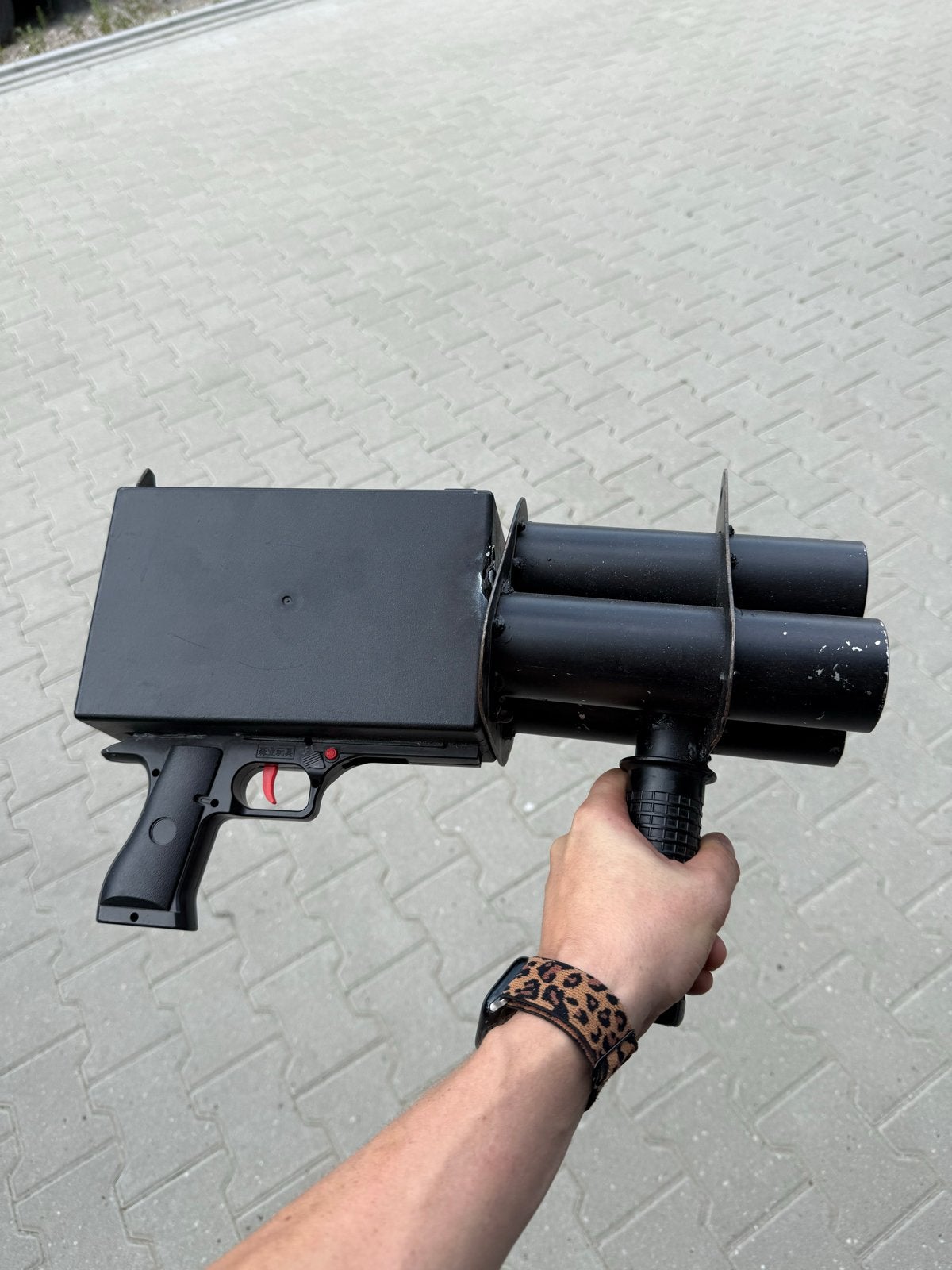 Confetti gun, Ophalen, Gebruikt
