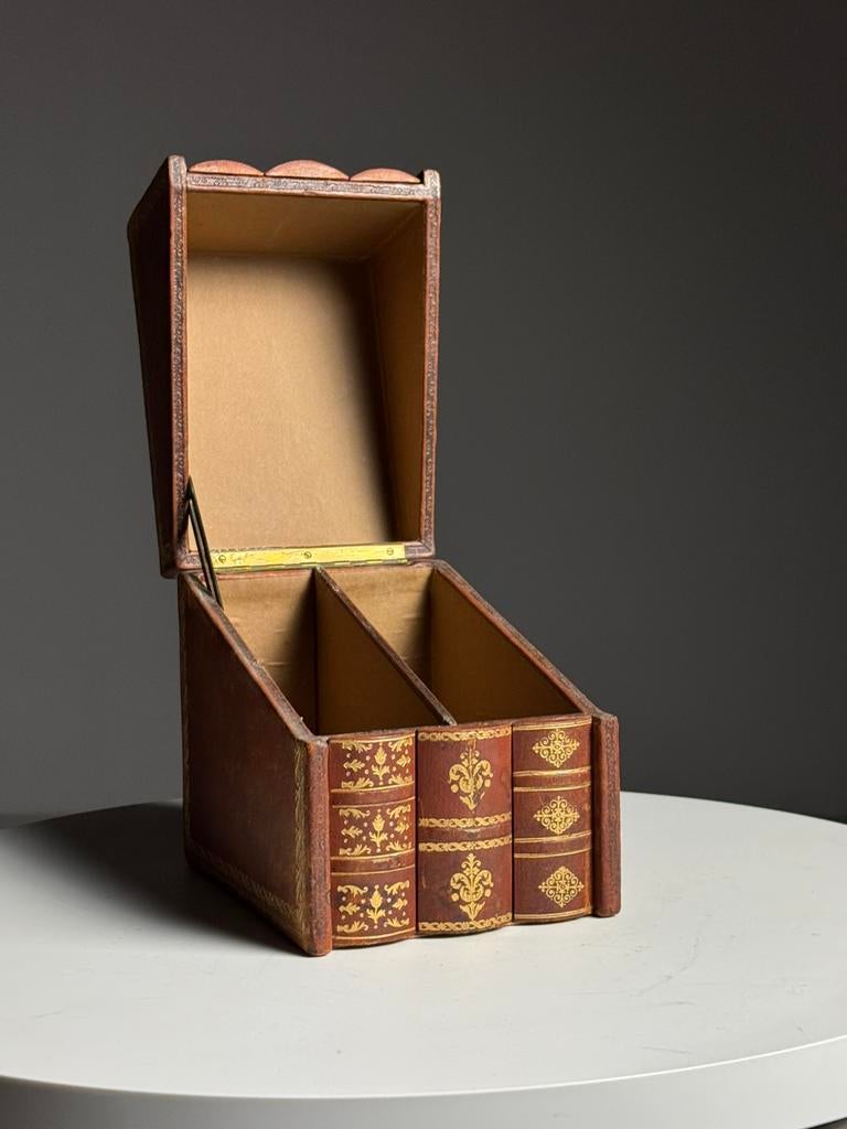Kistje Faux Book Frankrijk 20e eeuw, Ophalen, Zo goed als nieuw, Minder dan 50 cm