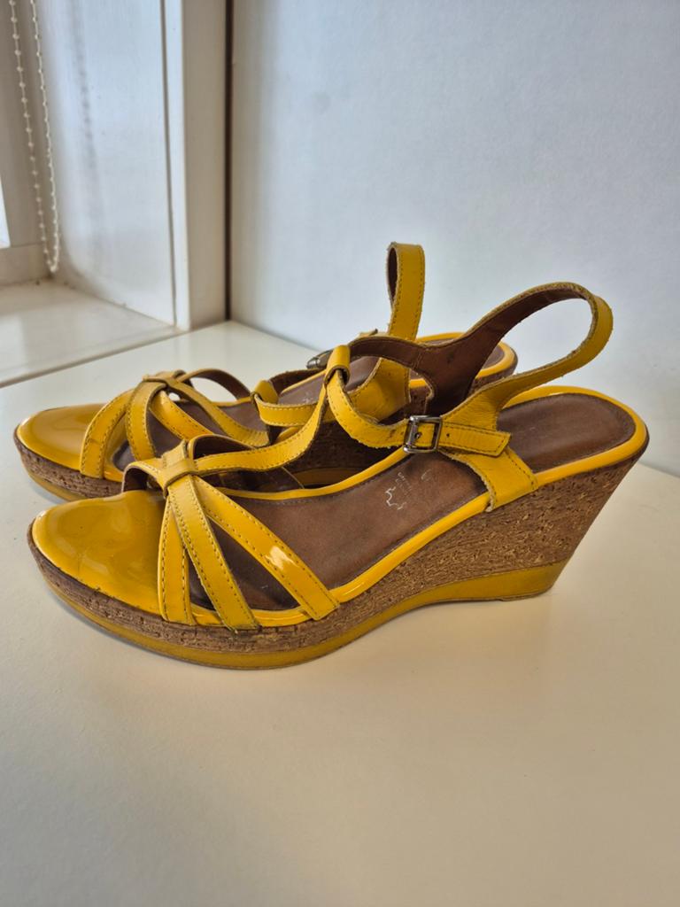 Zomerse gele sandalen van Tamaris - Maat 40, Tamaris, Geel, Gedragen, Sandalen of Muiltjes