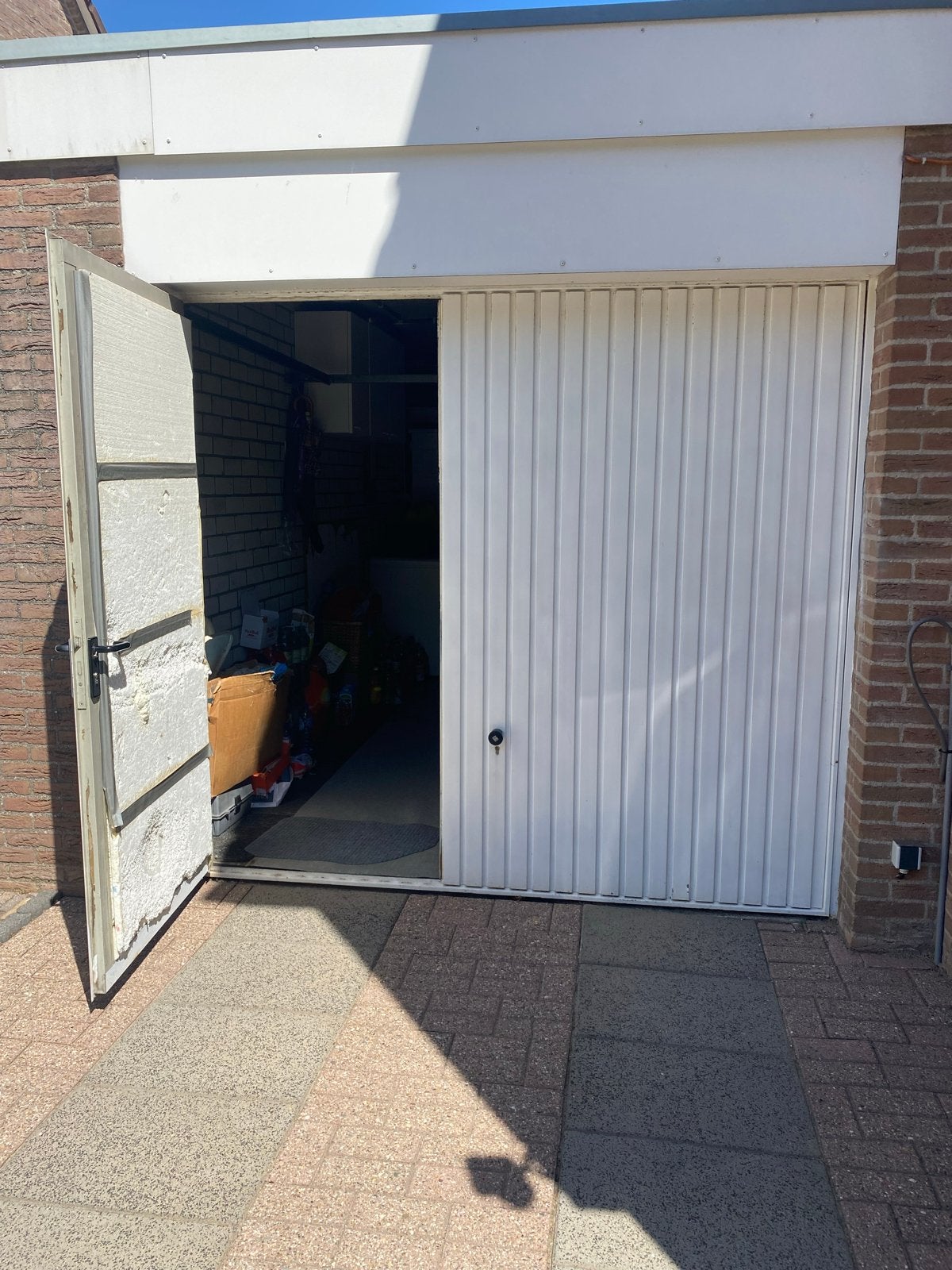 Garagekanteldeur met elektrische opener, Gebruikt, Garagedeur, Metaal, 200 tot 215 cm
