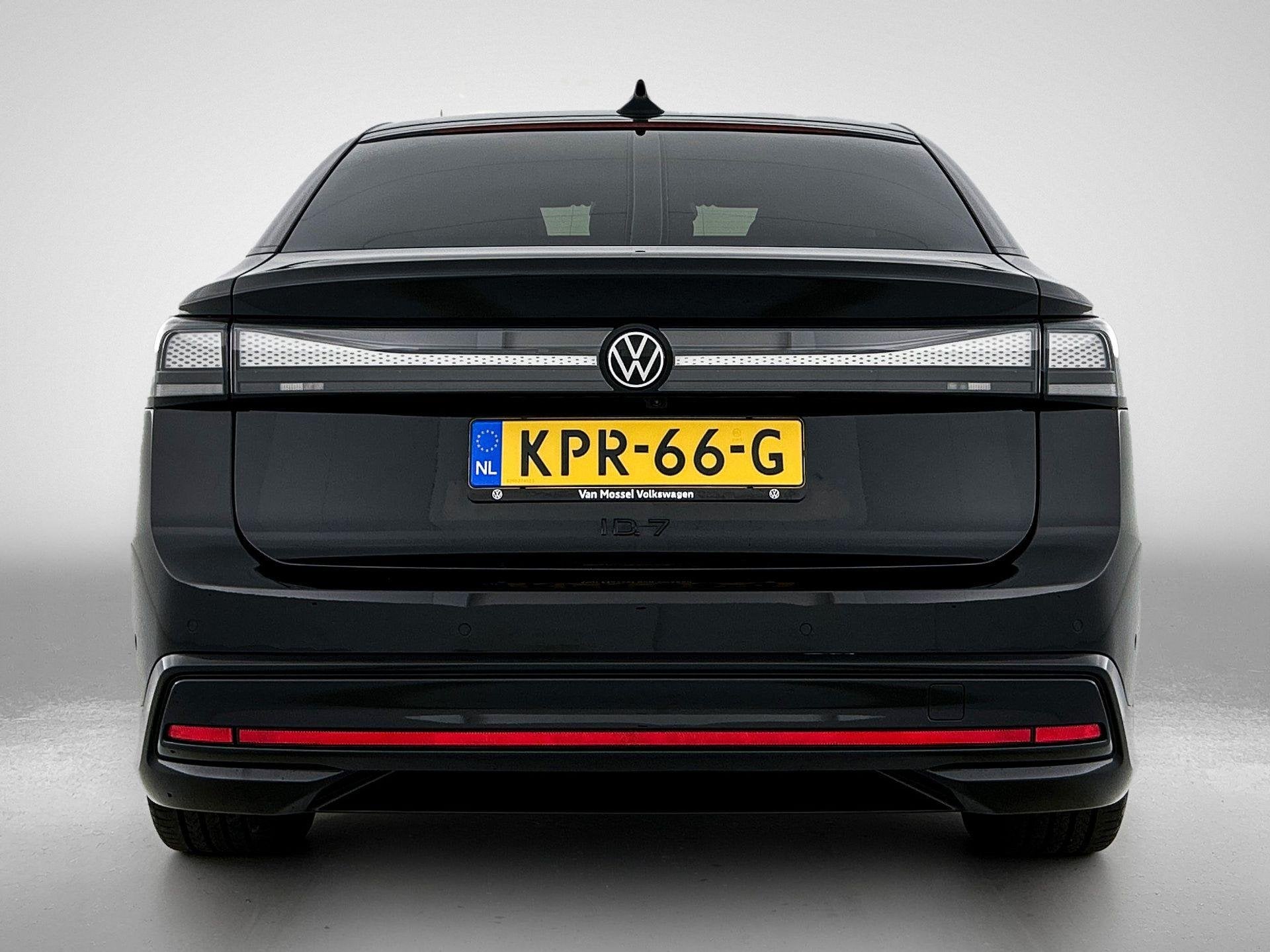 Volkswagen ID.7 Limited Edition Plus 77 kWh | PANORAMADAK |, Automaat, 12 maanden, Gebruikt, Zwart