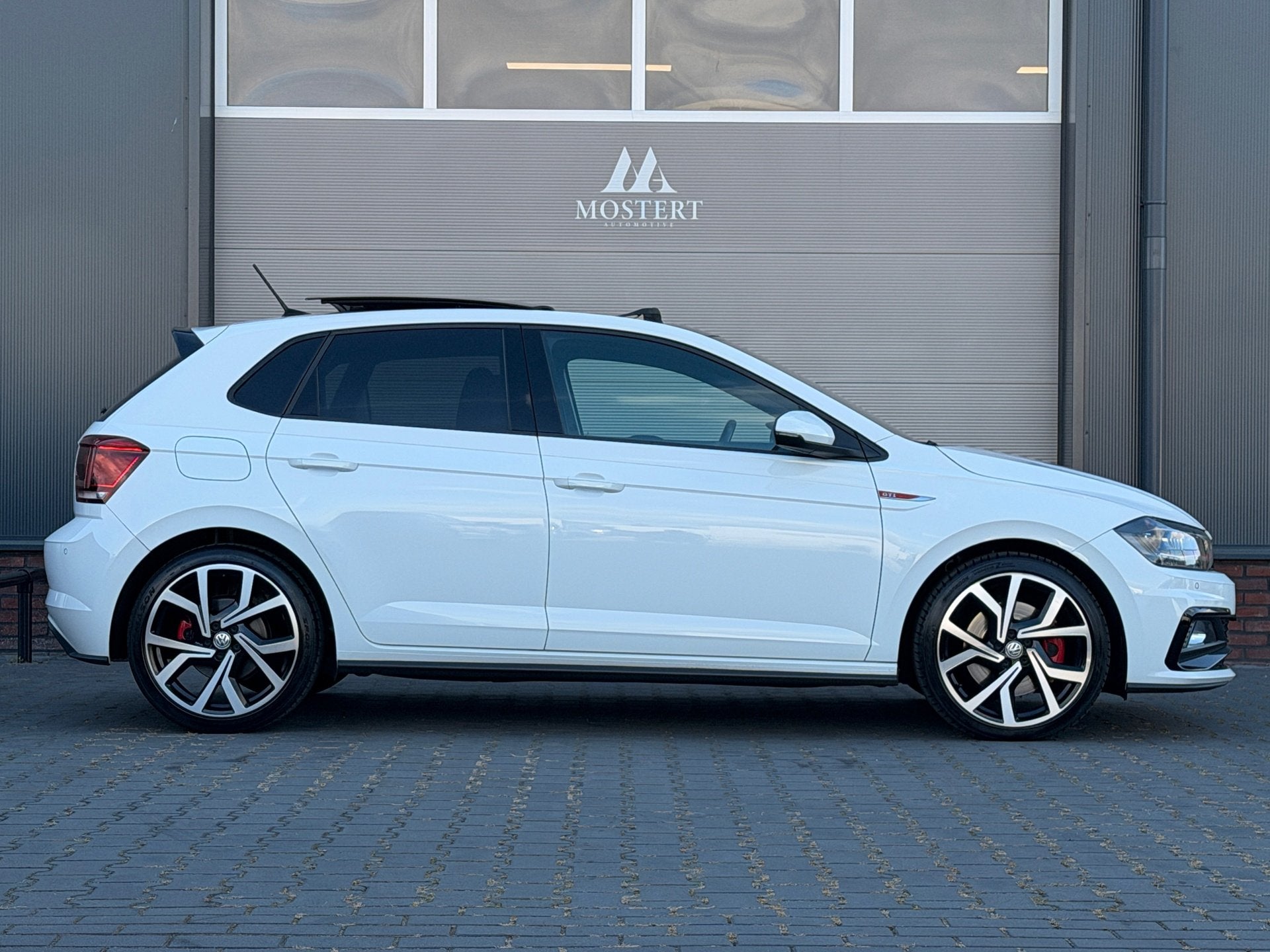 Volkswagen Polo 2.0 TSI GTI/200pk|Pano|Automaat|Stoelverw.|A, Stof, 4 cilinders, 1984 cc, Wit