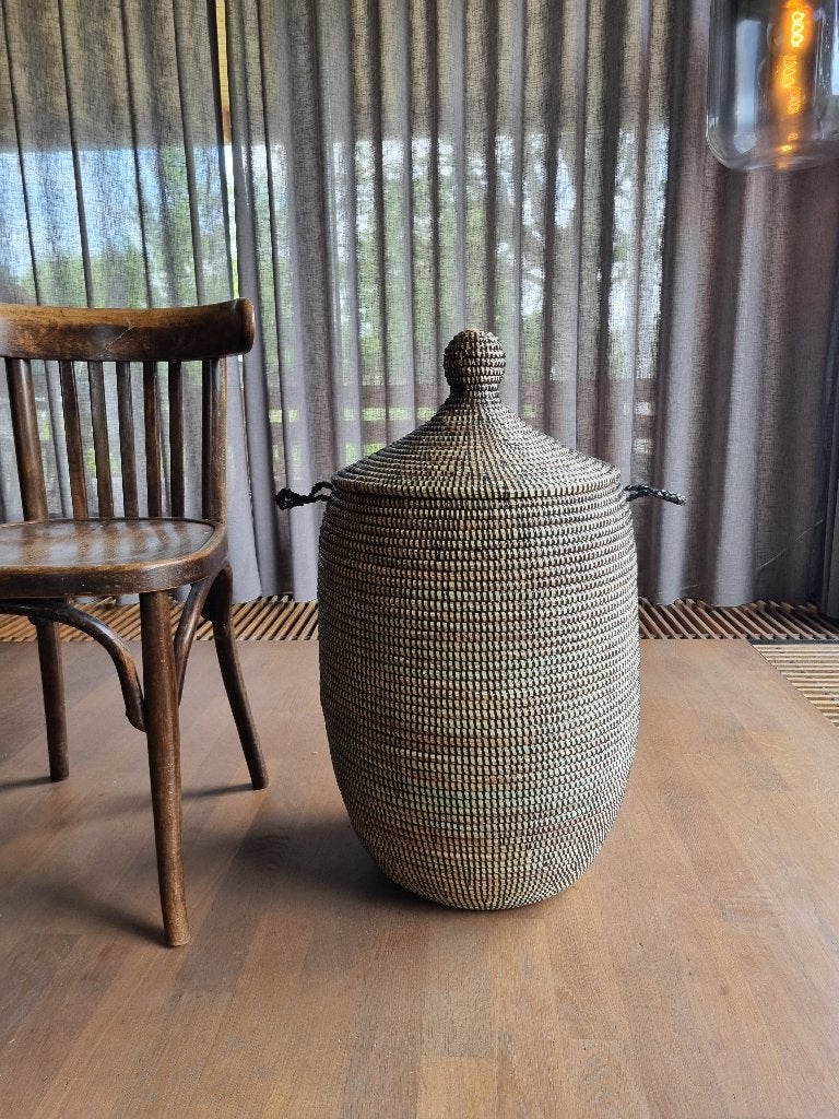 Afrikaanse wasmand zwart traditioneel uit Senegal 75 cm, Mand, Rond, Nieuw, Met handvatten