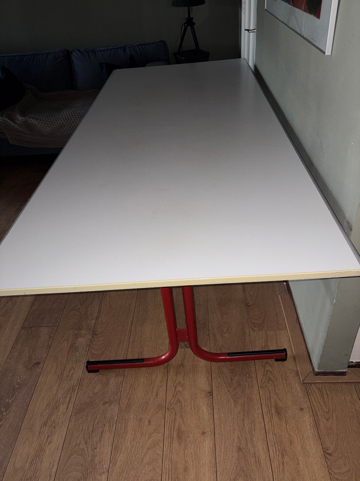 Grote witte tafel met rode poten 240 lang en 105 breed, Gebruikt, 200 cm of meer, Metaal, Vier personen
