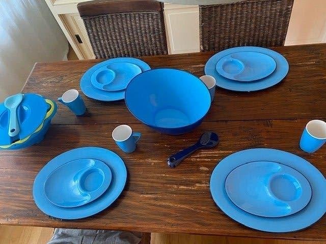 Blauw servies set - borden, kommen en bekers, Ophalen of Verzenden, Gebruikt
