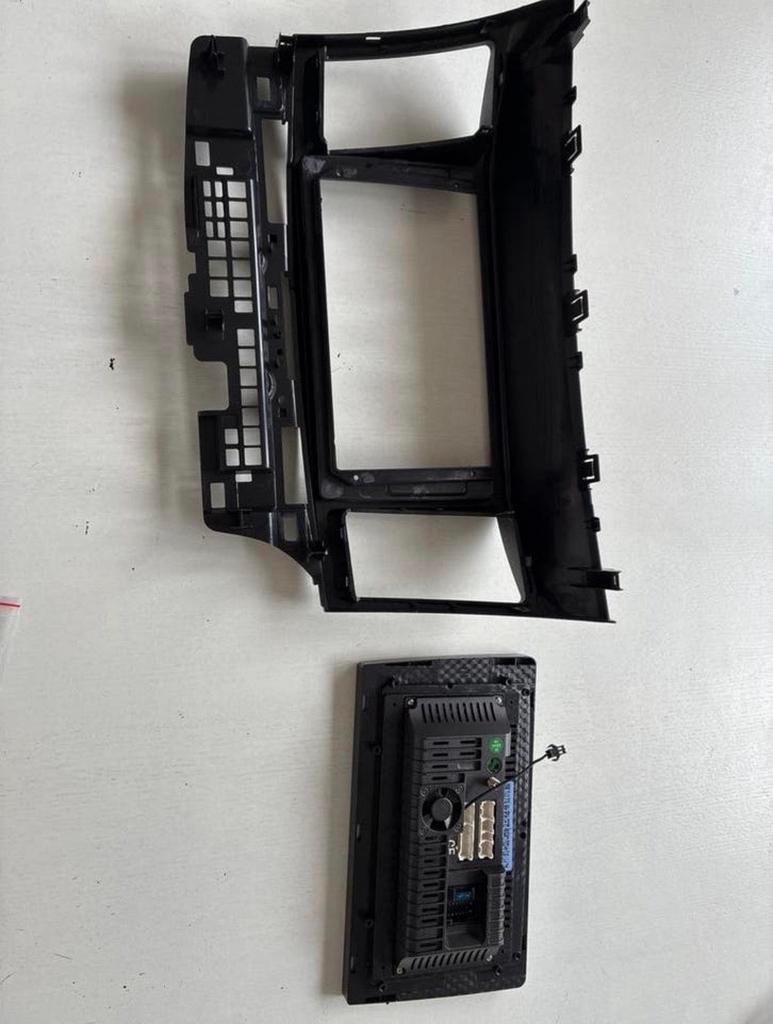 Nieuwe Autoradio met Dashboard Frame - Nooit Gebruikt, Ophalen of Verzenden, Nieuw