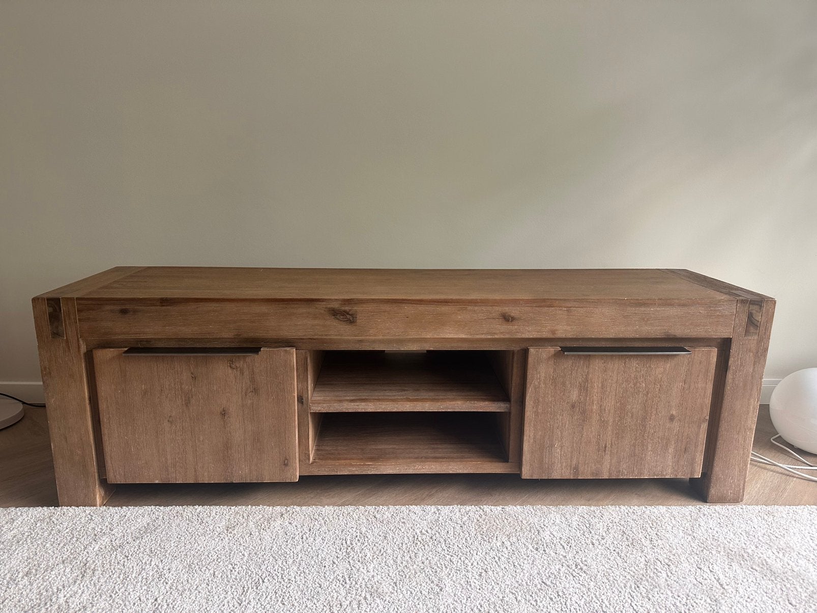 Stevig houten TV-meubel– Pronto wonen – veel opbergruimte, 150 tot 200 cm, Ophalen of Verzenden, Zo goed als nieuw, Eikenhout