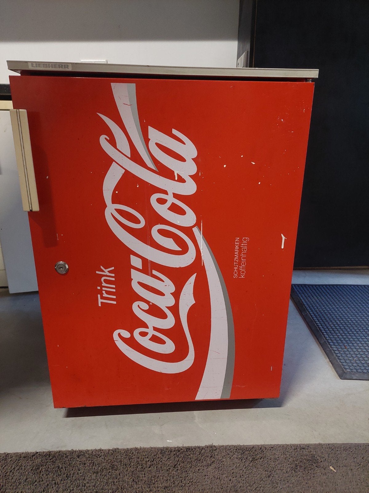 Liebherr coca cola koelkast, Ophalen, Zonder vriesvak, 200 liter of meer, 60 cm of meer
