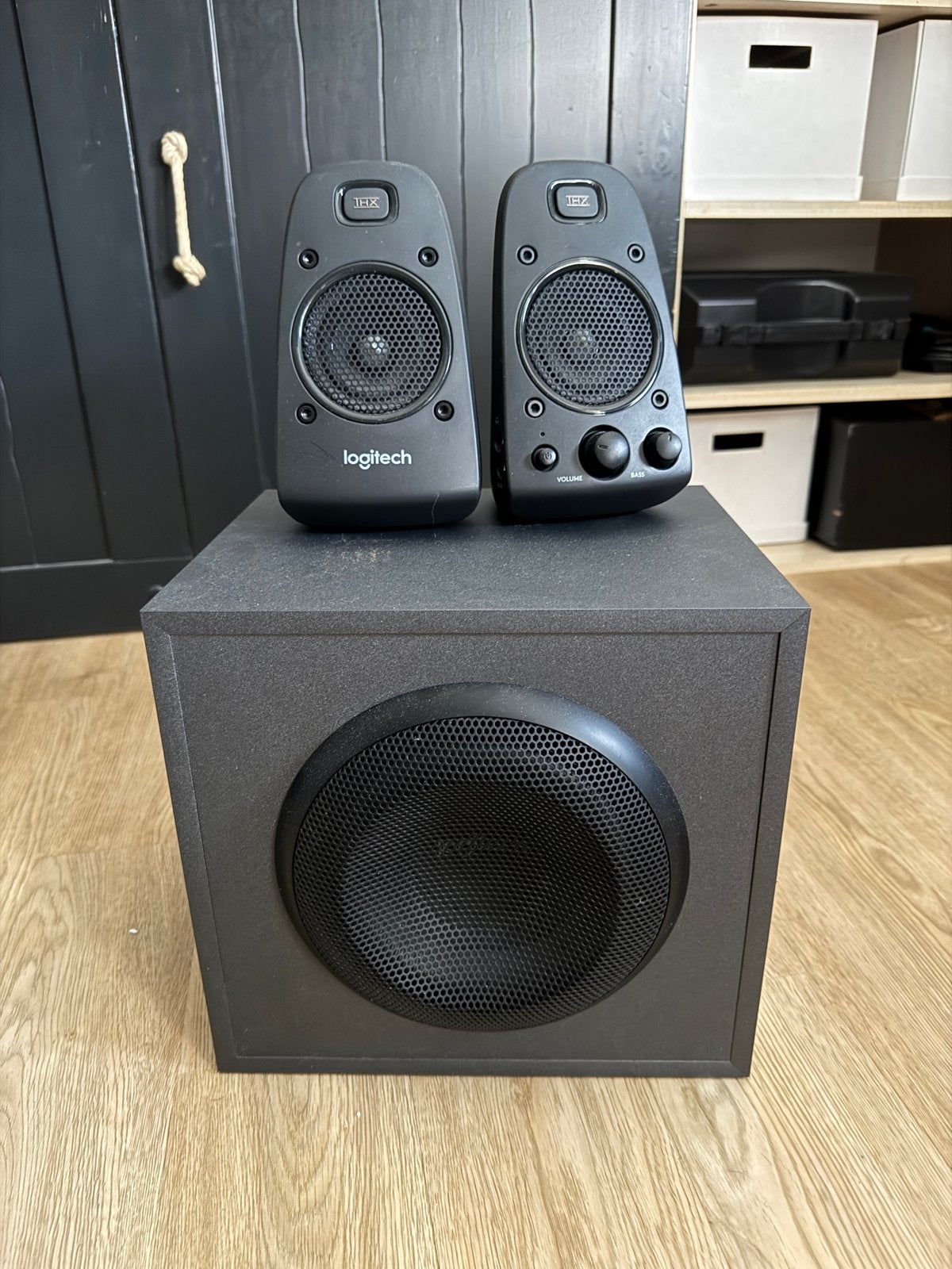Logitech Z625 THX 2.1 Speakerset met Subwoofer, Audio, Tv en Foto, Luidsprekers, Logitech, Speakerset, Zo goed als nieuw, AUX-ingang
