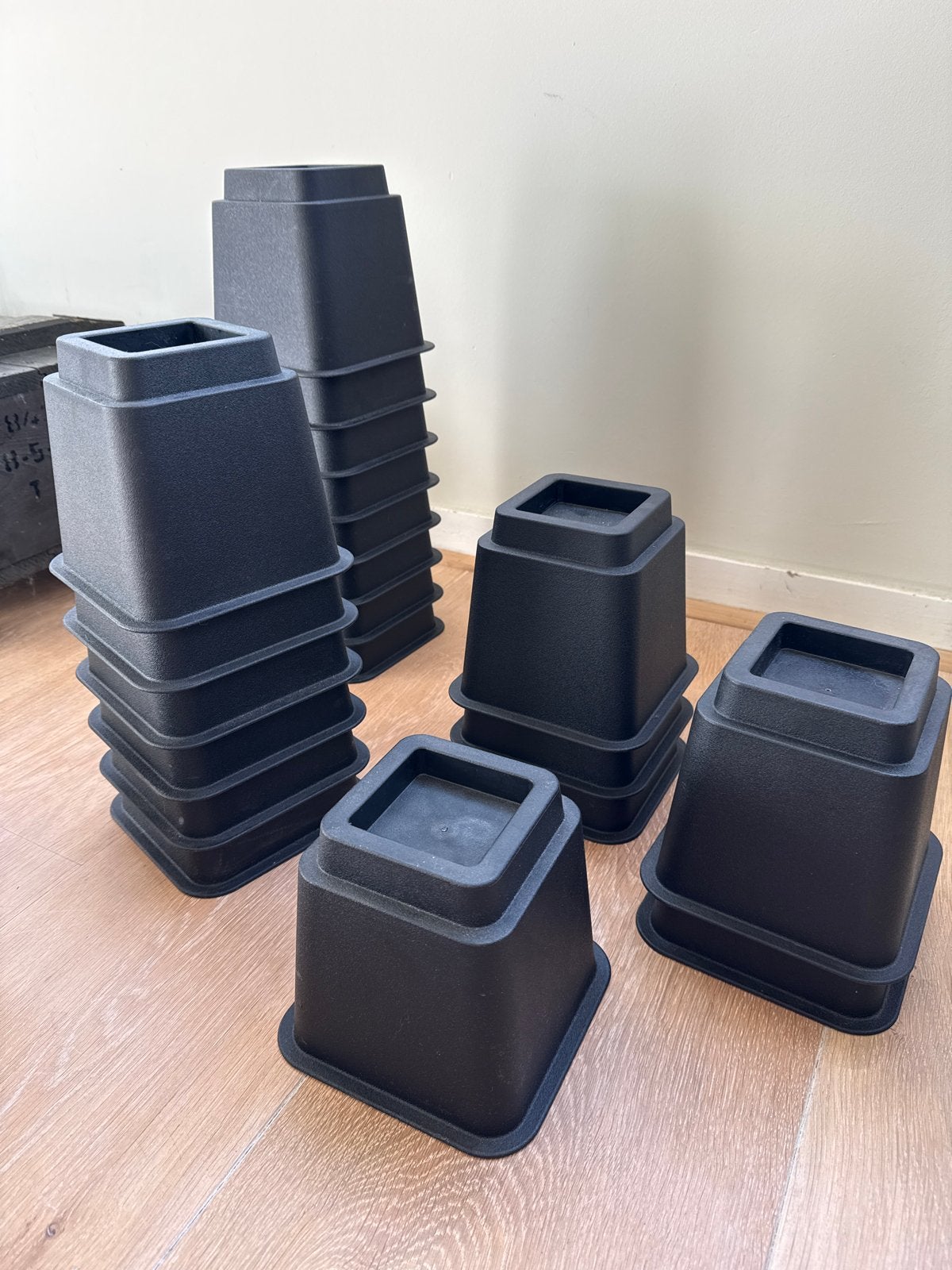 Bedverhogers - 20 stuks, 15 cm hoog, Ophalen, Gebruikt, Zwart