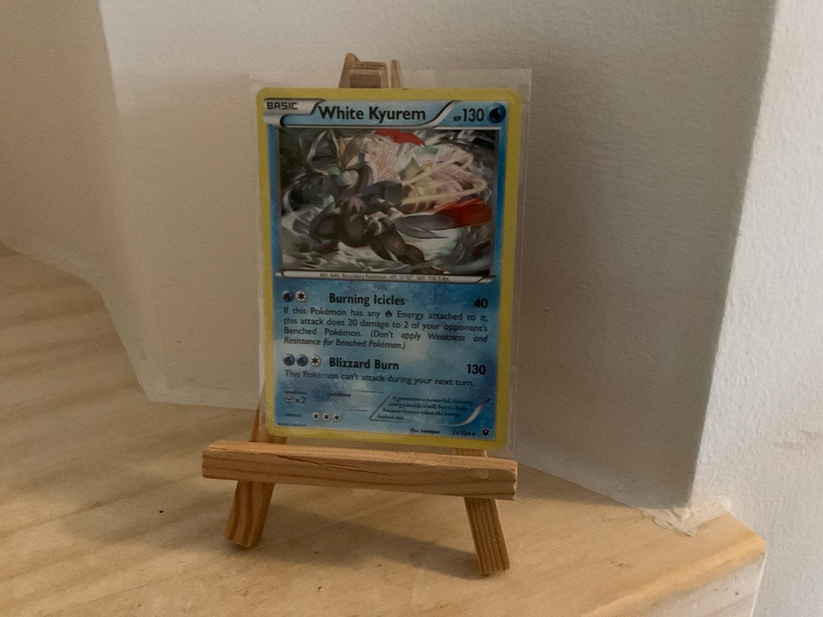 White Kyurem Holo Pokémon Kaart, Ophalen of Verzenden, Zo goed als nieuw, Losse kaart, Foil