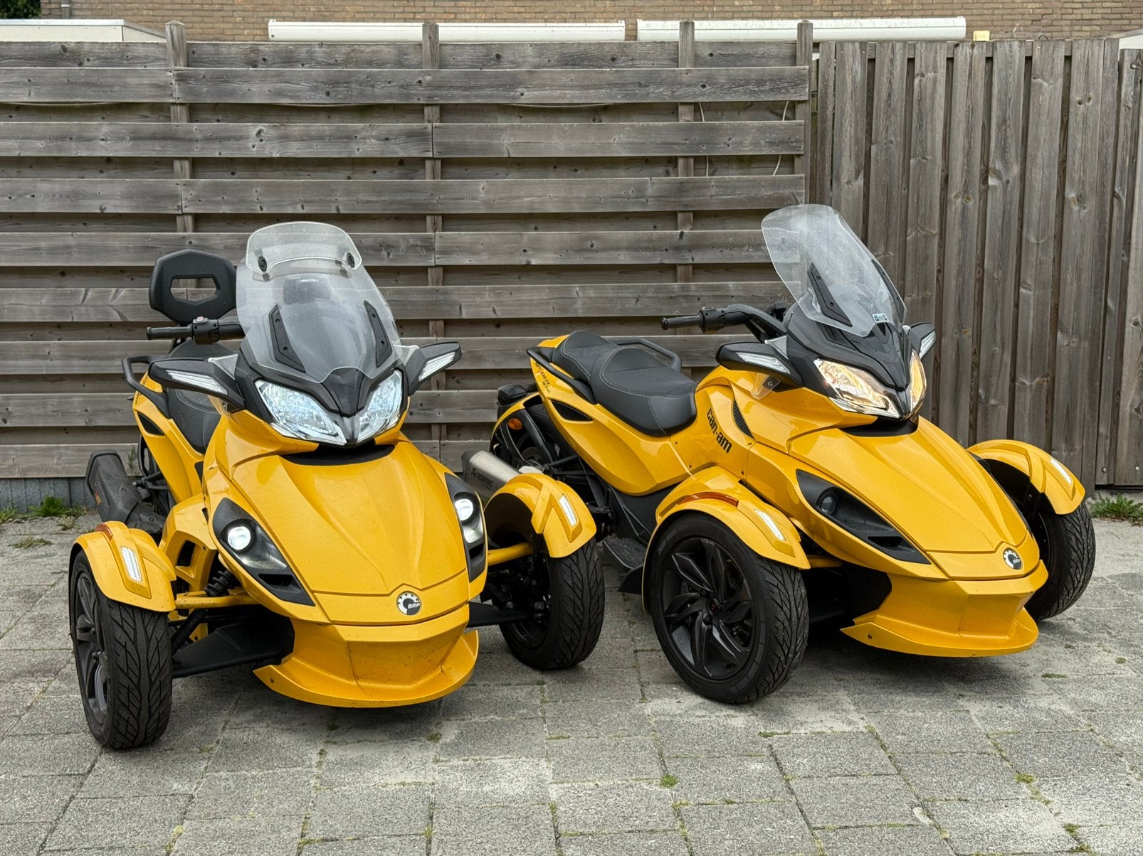 2x unieke Can Am Spyder ST-S 1000 NL Kenteken CanAm STS MP3