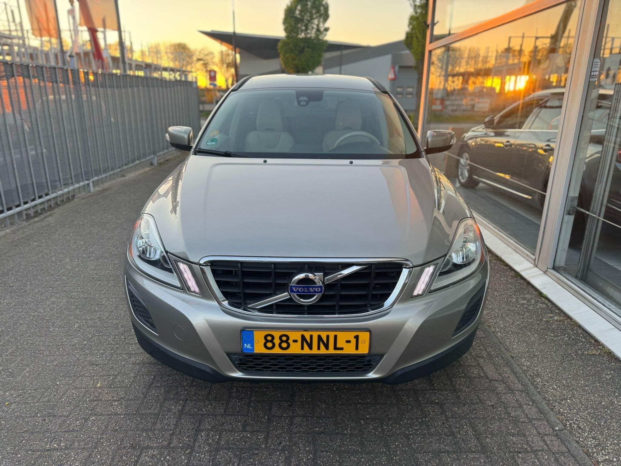 Volvo XC60 2.0T Kinetic | 2e eigenaar | NAP | Automaat | Ach, Auto's, Euro 5, Stof, 4 cilinders, Origineel Nederlands