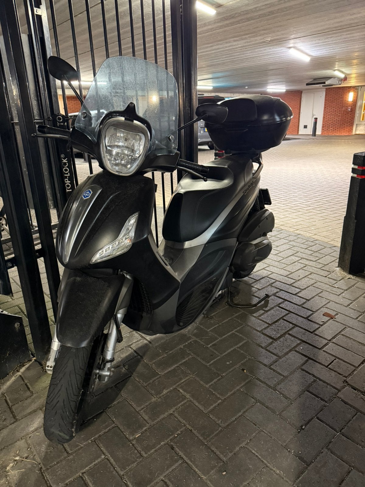 Piaggio bevelry 350cc sport tourer, Gebruikt, ABS, Minimaal motorrijbewijs A2, Automaat