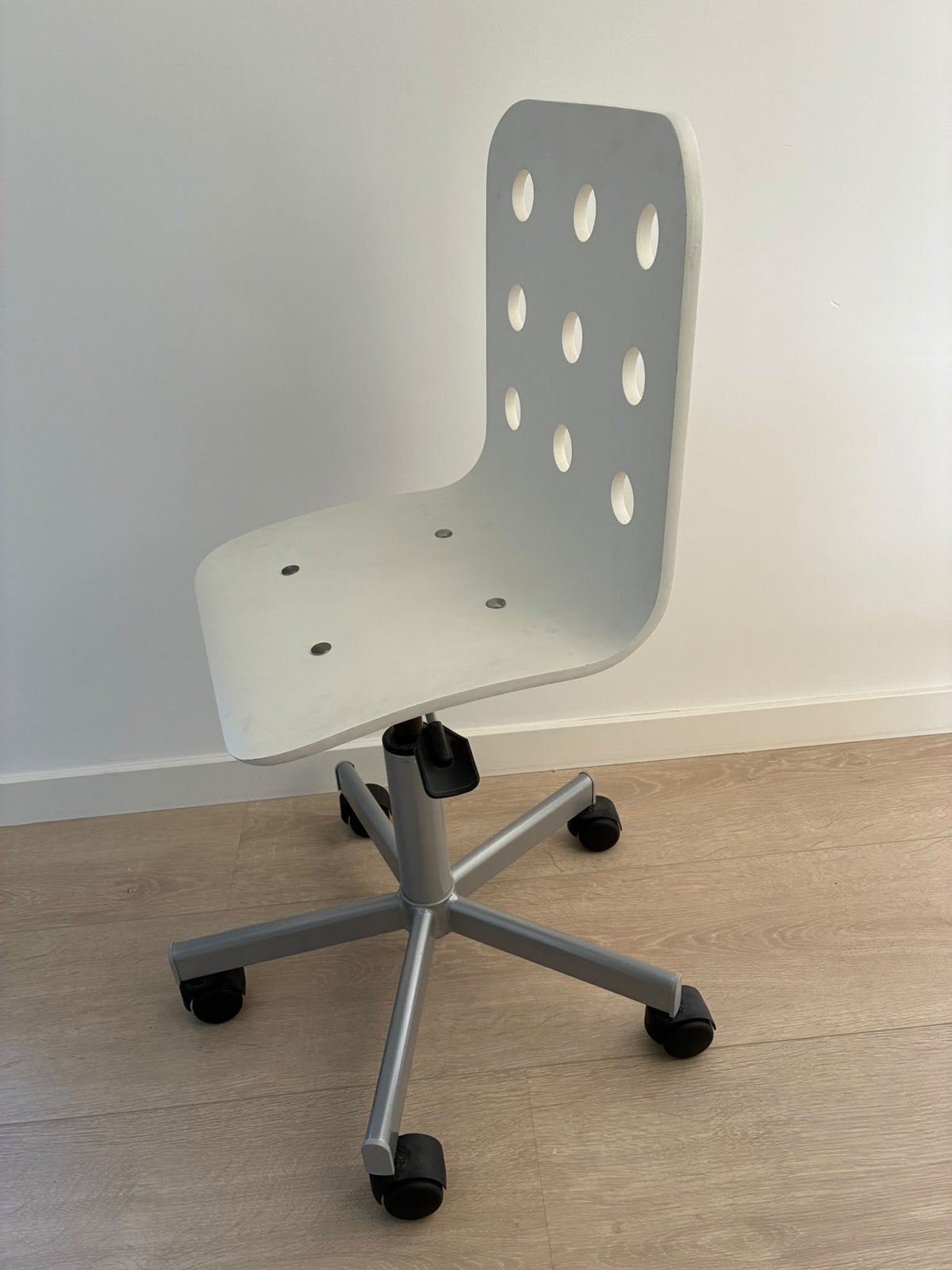 Witte IKEA kinder bureaustoel met wieltjes, Ophalen, Gebruikt, Wit, Bureaustoel
