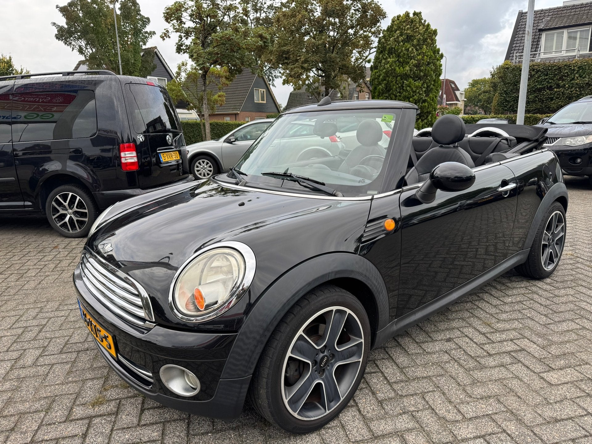 Mini Cabrio 1.6 Cooper Chili 120pk,Apk 2/6/27,Airco,Leder,Na, Auto's, Gebruikt, 4 cilinders, Cabriolet, 4 stoelen