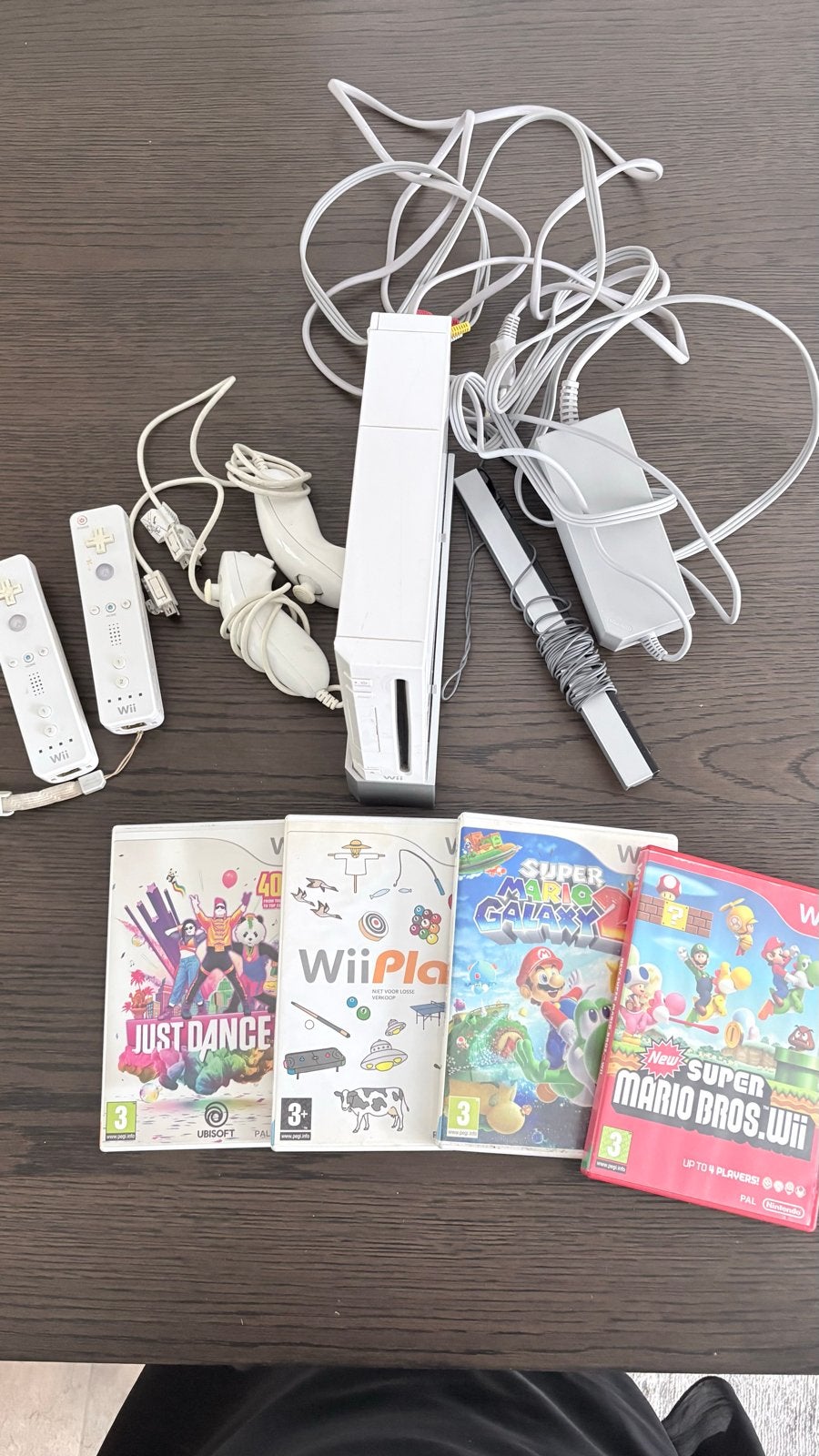 Wii Console Bundel met 2 Controllers en 4 Games, Ophalen, Gebruikt, Met 2 controllers, Met games