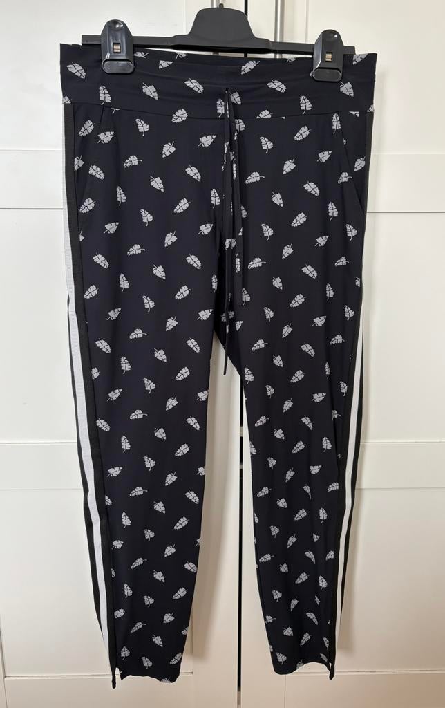 Studio Anneloes broek Upstairs feather maat M, Kleding | Dames, Broeken en Pantalons, Gedragen, Maat 38/40 (M), Zwart, Driekwart