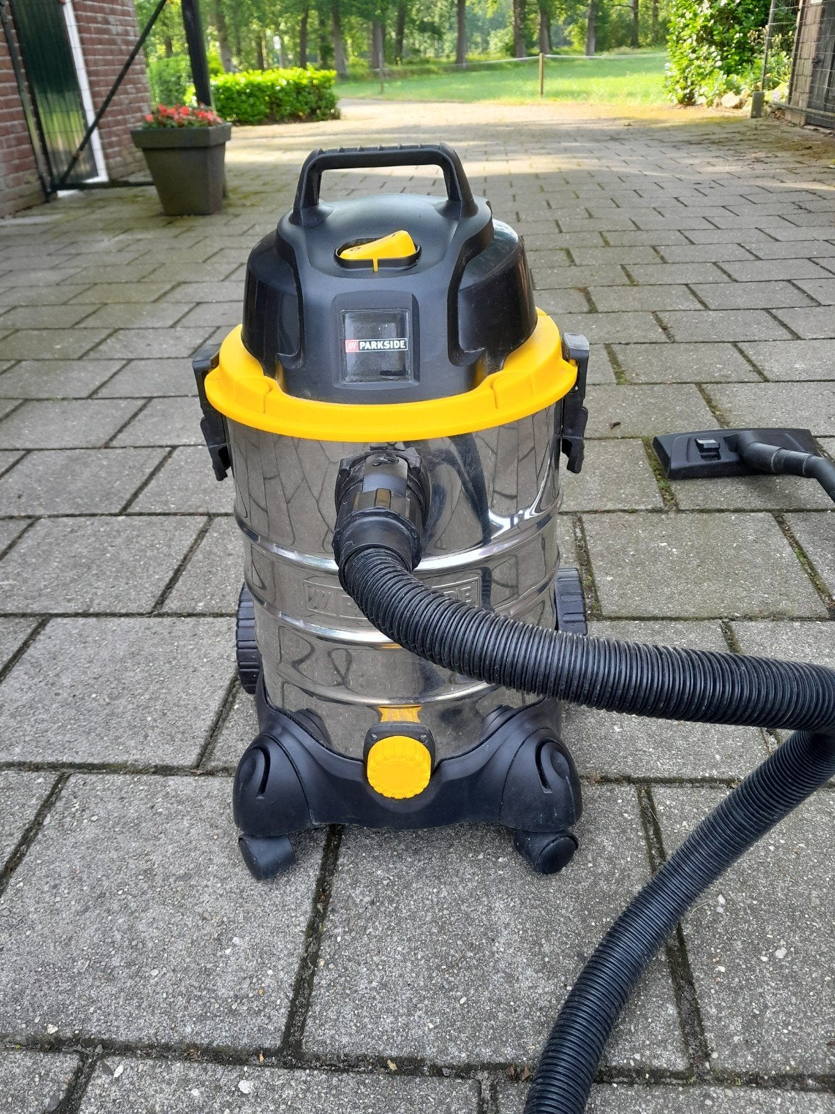 Stofzuiger. Bouwstofzuiger., Ophalen, Zo goed als nieuw