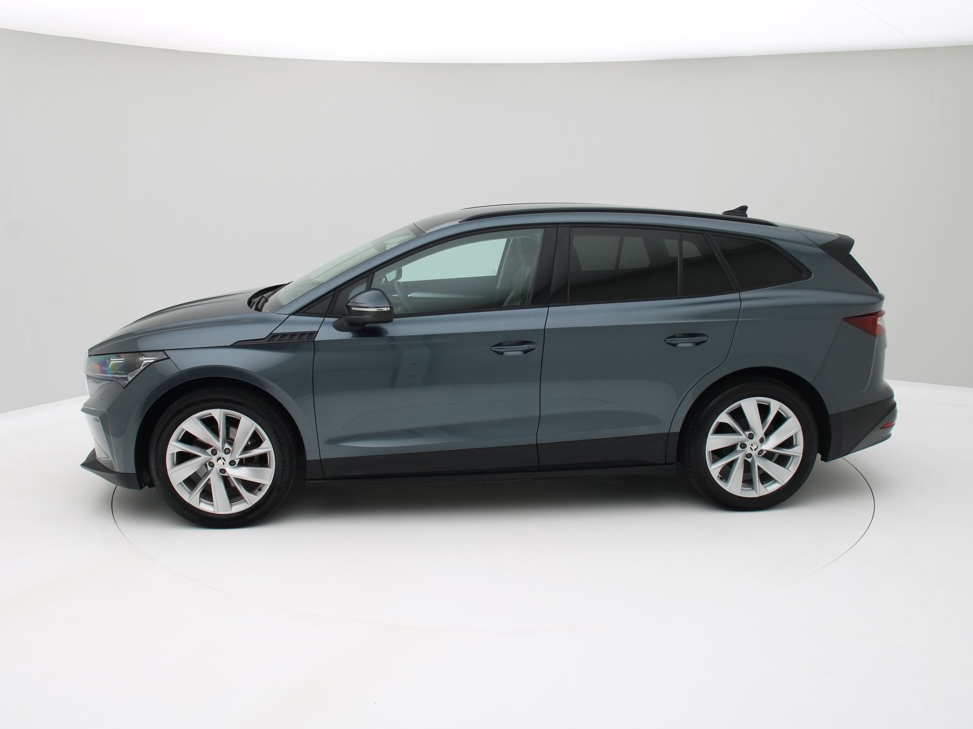 Skoda Enyaq iV 60 First Edition / Carplay / Adapt. Cruise /, Automaat, Achterwielaandrijving, Gebruikt, 1865 kg