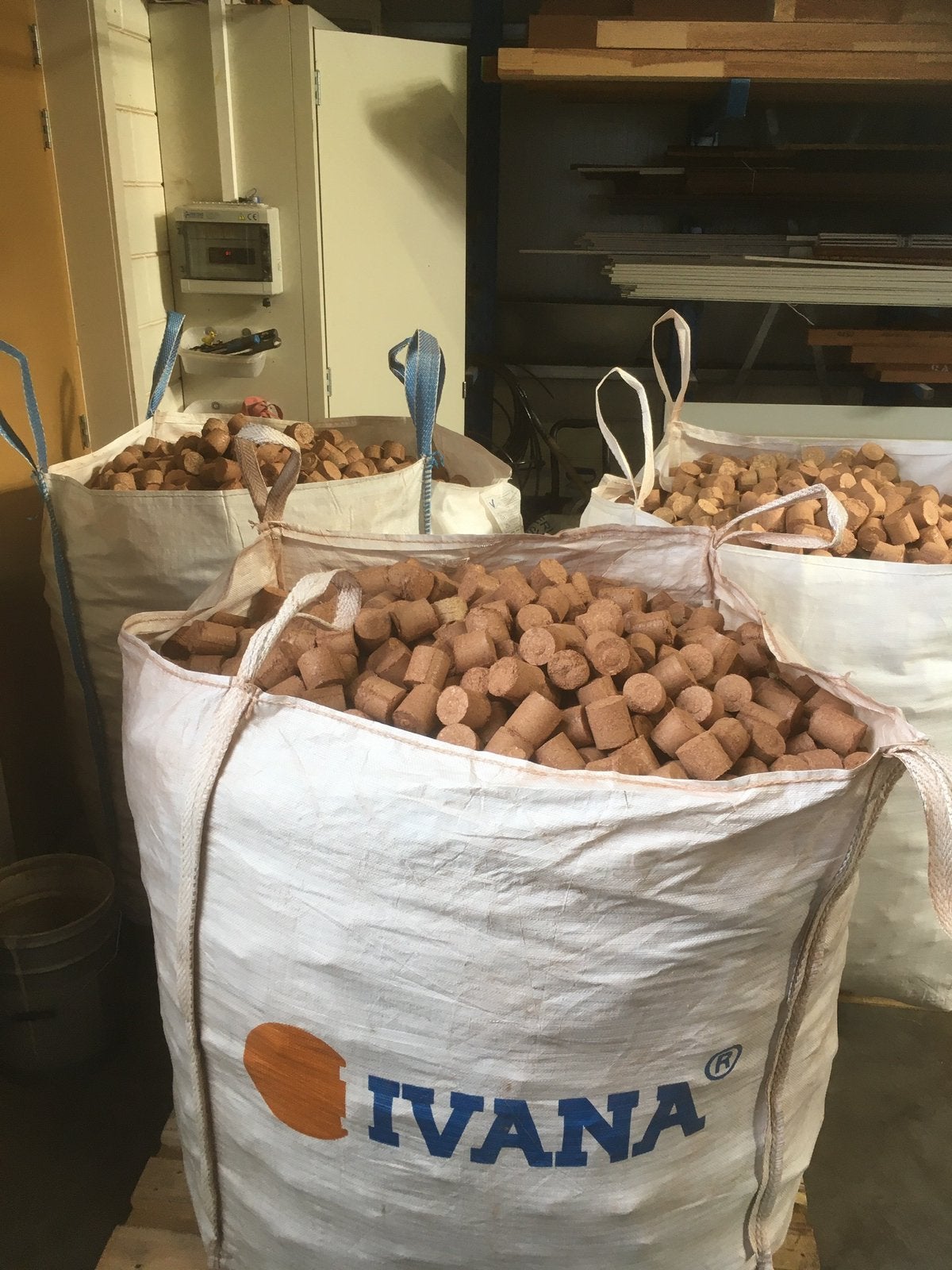 Briketten voor openhaard of kachel, Minder dan 3 m³, Ophalen of Verzenden