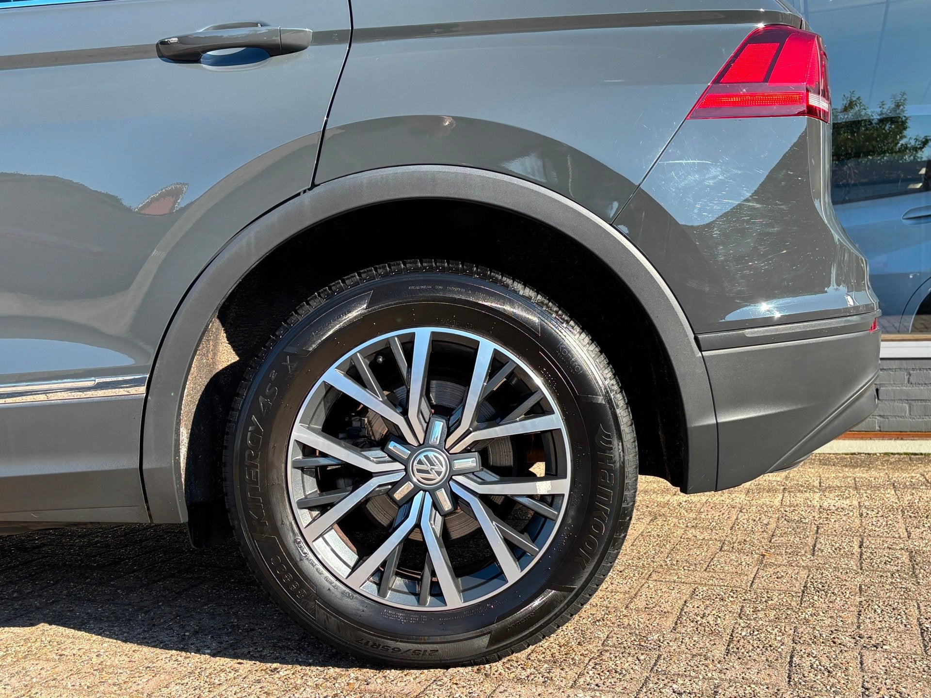 Volkswagen Tiguan 2.0 TSI 4Motion DSG Aut 180pk (trekgewicht, Auto's, Automaat, Dealer onderhouden, Stof, Gebruikt