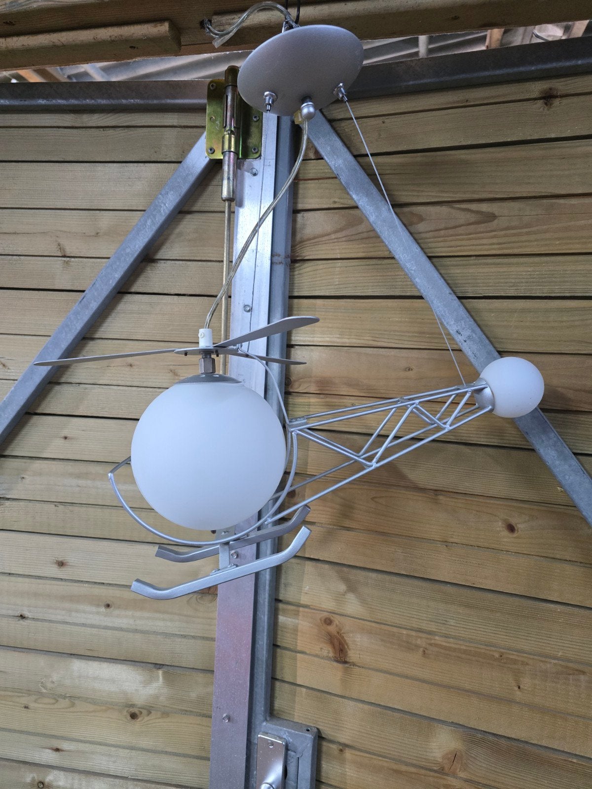 te koop mooie helikopter plafondlamp, Hanglamp, Zo goed als nieuw, Metaal, Grijs
