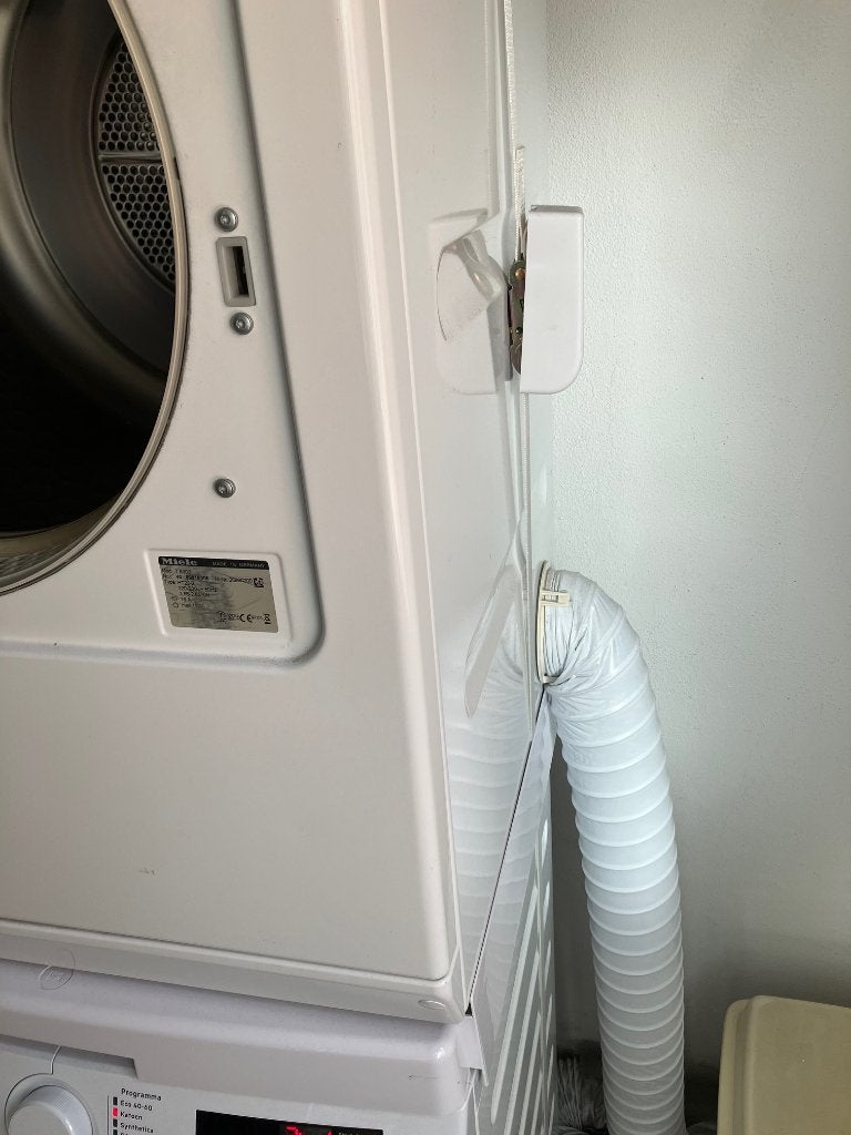 Foto 4 van Miele wasdroger T8303 SoftCare met afvoerslang