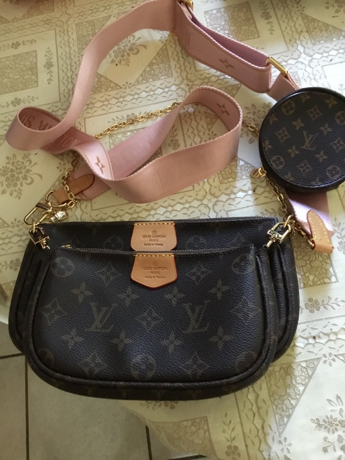 lV Multi Pochette Accessoires tasje, Sieraden, Tassen en Uiterlijk, Tassen | Damestassen, Ophalen of Verzenden, Zo goed als nieuw