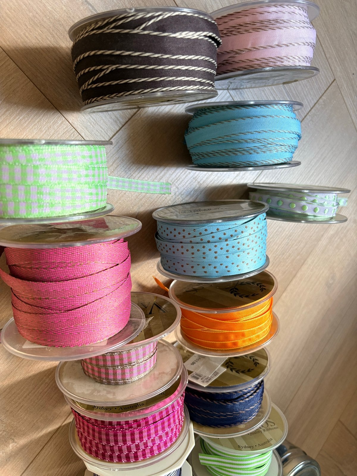 Knutselkist met linten, pailletten en siernagels, Ophalen, Gebruikt, Meerkleurig, Knutselmateriaal