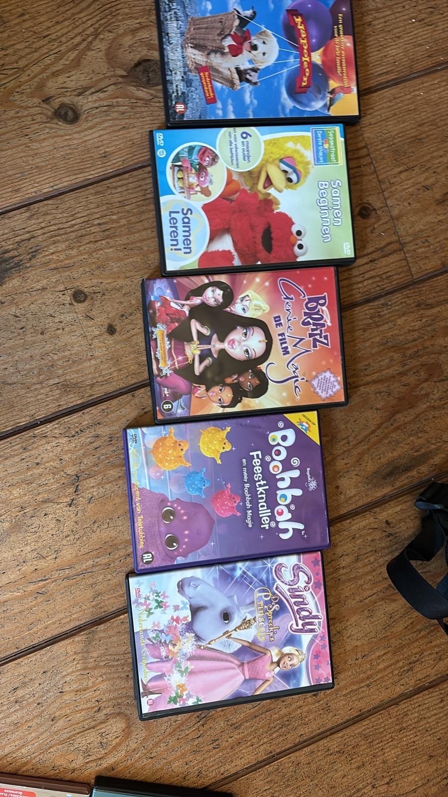 Diverse Kinder DVD's - Sesamstraat, Bratz, Boobah, Cindy, Cd's en Dvd's, Ophalen, Gebruikt, Alle leeftijden, Familie