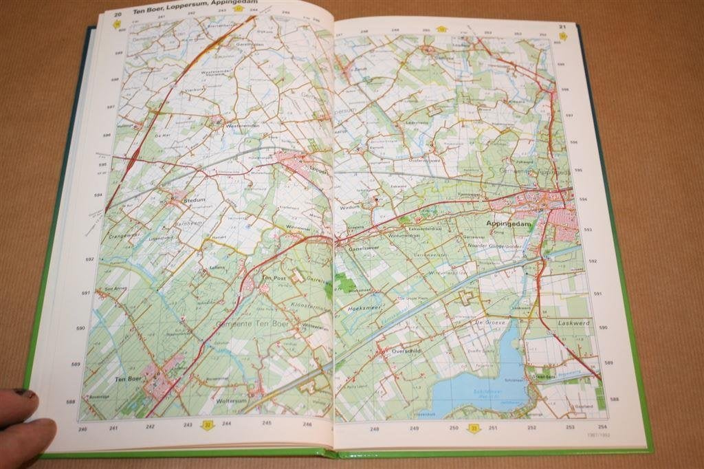 Compact provincie atlas 1:50 000: Groningen, Gelezen, Ophalen of Verzenden, Landkaart, 1800 tot 2000